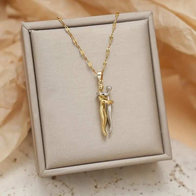 ✨ Elegant Couple Hug Heart Pendant Necklace – 18K Gold-Plated Romantic Jewelry Gift for Women 💖