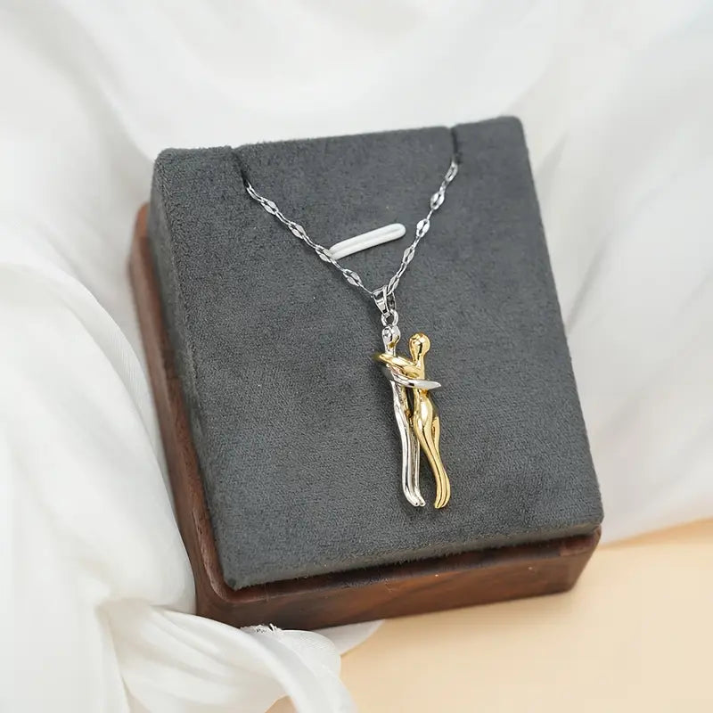 ✨ Elegant Couple Hug Heart Pendant Necklace – 18K Gold-Plated Romantic Jewelry Gift for Women 💖